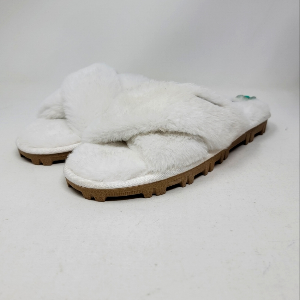 Nautica- Womens Crisscross Plush Faux Fur Bright White Sz. 8 Aren Slippers